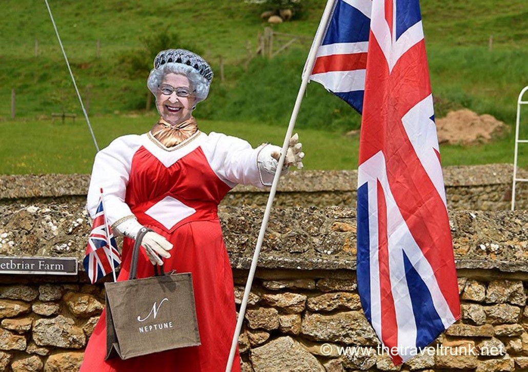 Queen scarecrow