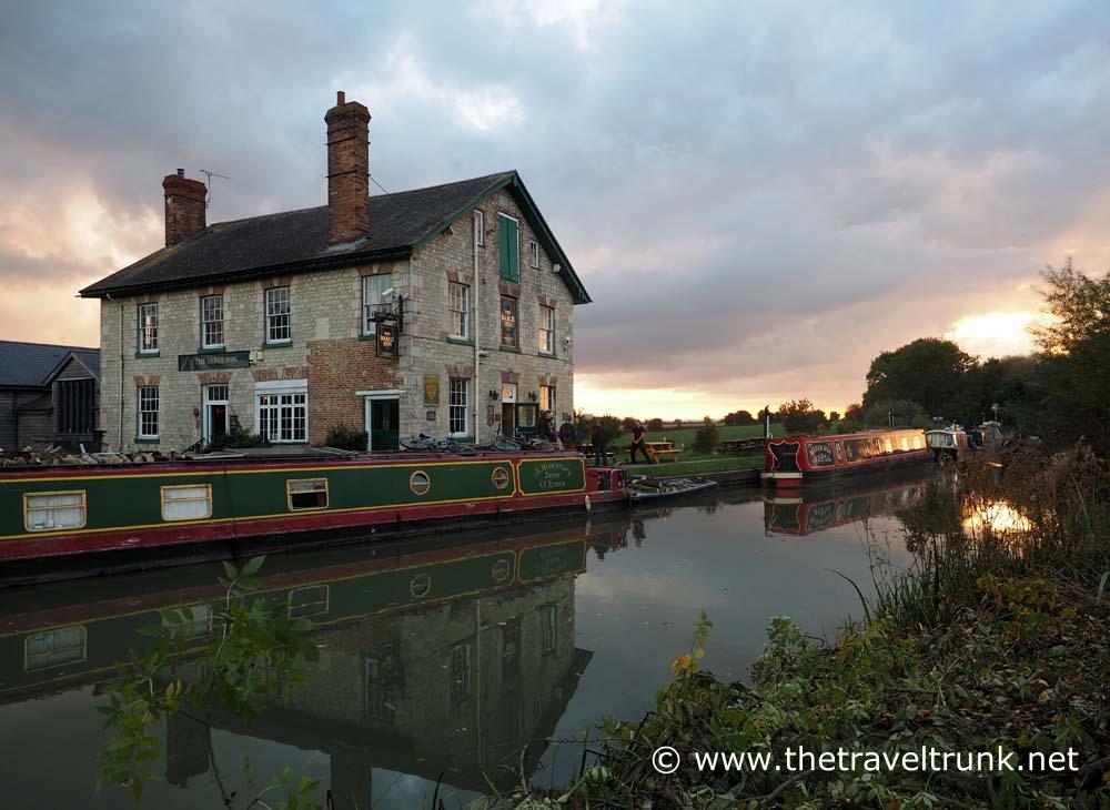 Barge Inn