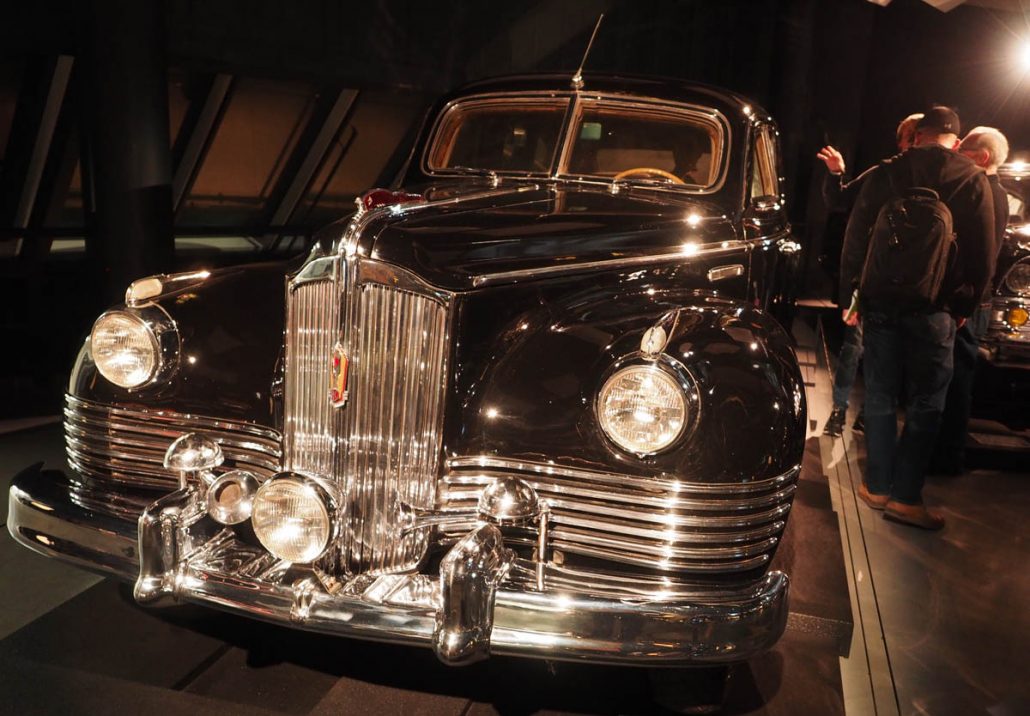 Armoured car