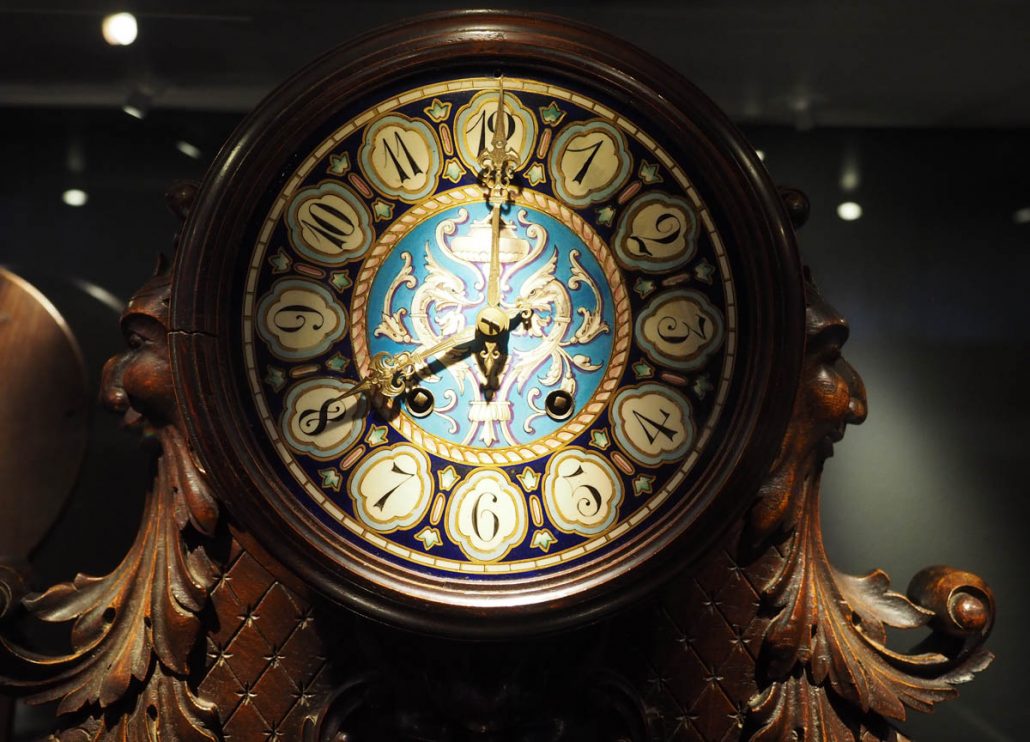 Crapathia clock