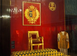 Coronation throne