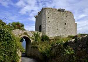 Rufus Castle the cruise guide to Portland
